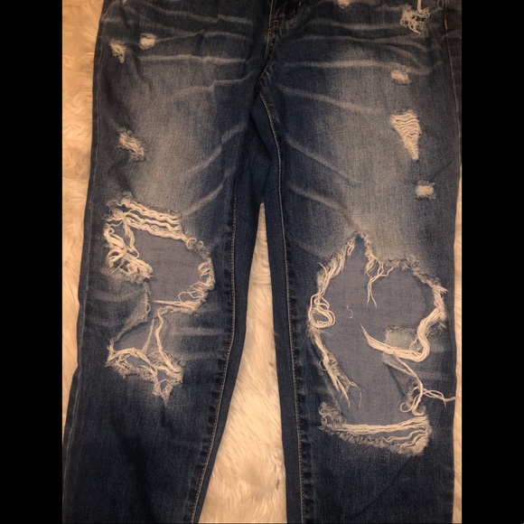 NY&Co Destroyed Soho Boyfriend Jeans Size 6 - Picture 2 of 5